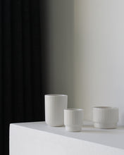 Lade das Bild in den Galerie-Viewer, Espresso Cup Tasse &quot;Column&quot; Archive Studio
